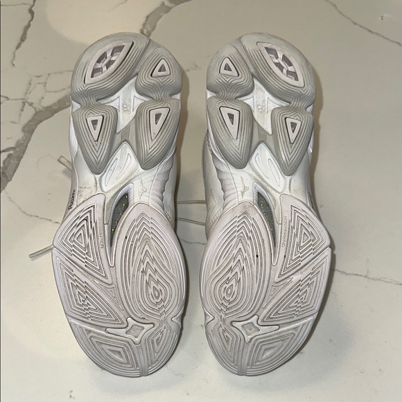 Mizuno Wave Lightning z6 volleyball shoes - Picture 7 of 11